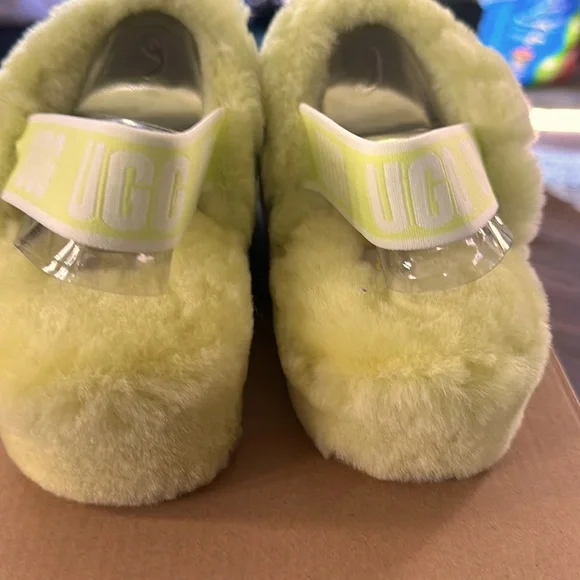 Fluff Ugg Yeah Slide Poppy - Picture 5 of 5